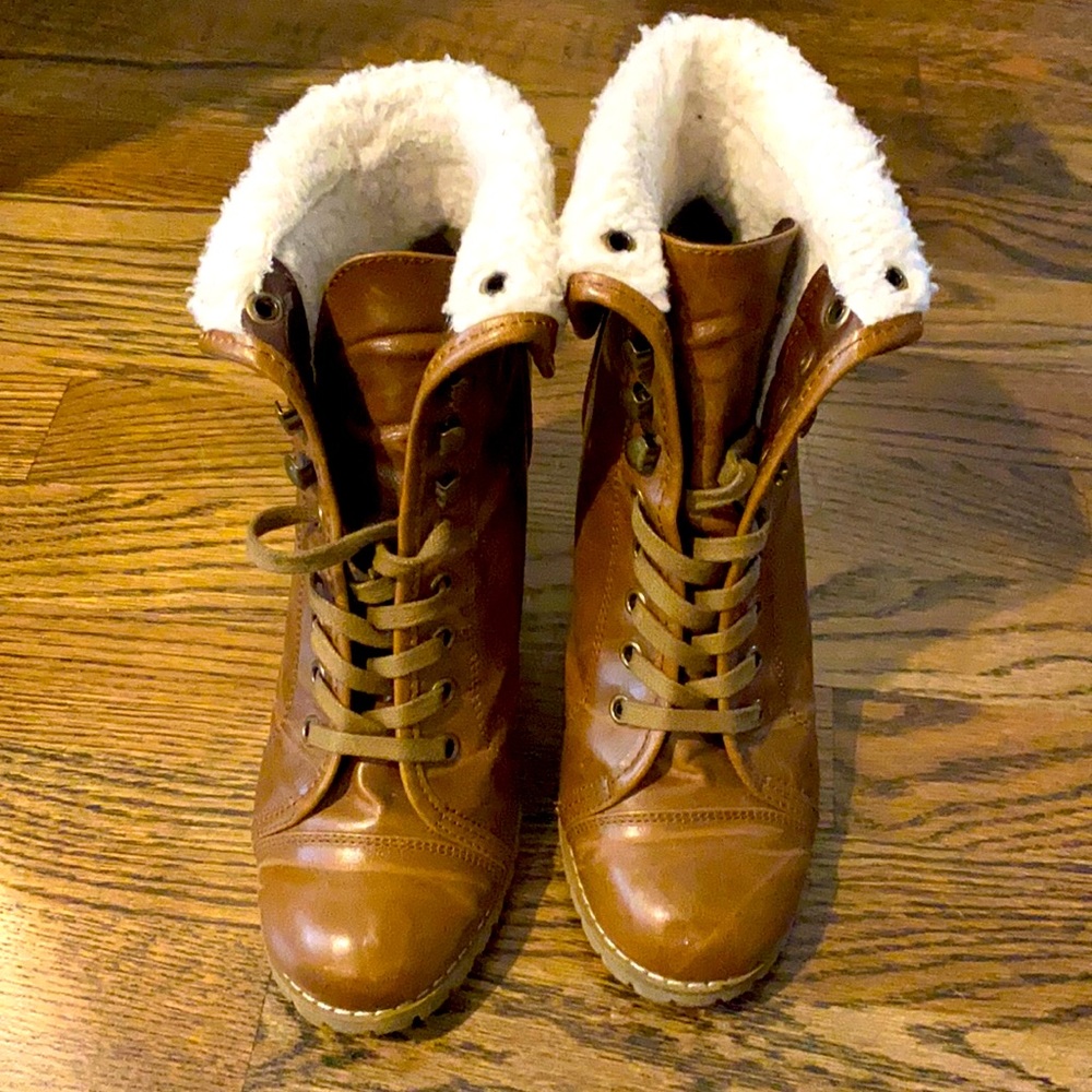 Women’s heeled boots- size 7 Nine West